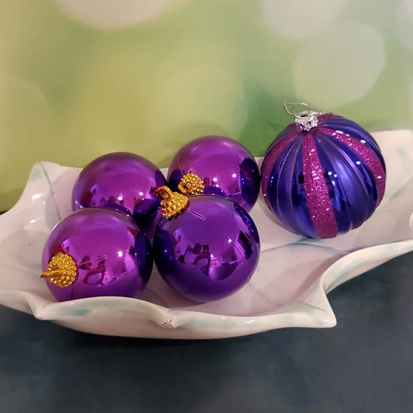 Lot of 5 purple magenta Christmas ornaments 1 glittered festive centerpiece - Picture 1 of 4
